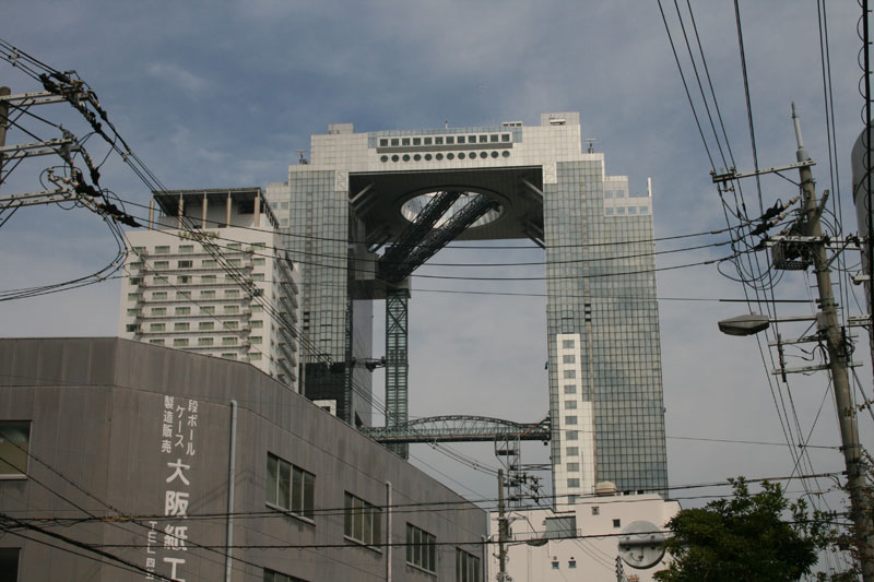 Illustration for article titled Touring the Umeda Sky Building and Riding the World's Highest Escalators